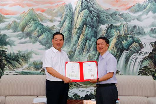 说明: //news.yansheav.net/__local/5/1F/FD/3F74C991D781AA48C9382A77949_1D8644B2_2944B.jpg